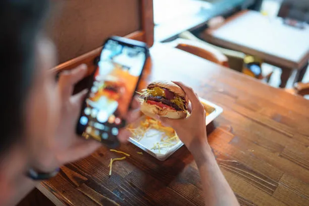 Food Influencer Marketing: How to Choose Creators Who Drive Grocery Sales thumbnail